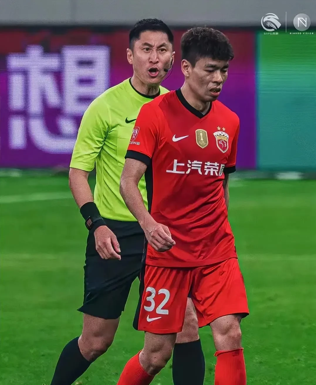 雷电竞-武汉三镇发布备战花絮，今晨扳平良机，荷甲任务艰巨，年轻球员得到机会的简单介绍