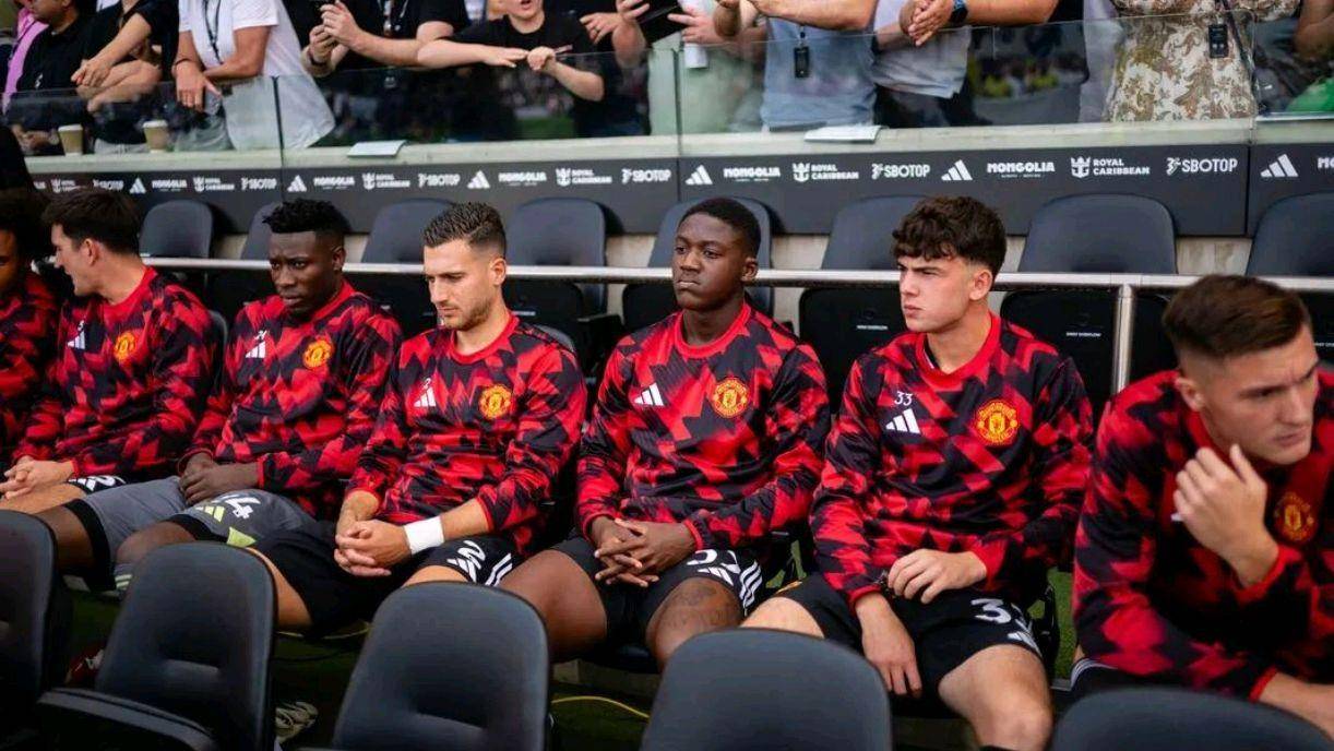 雷电竞-包含NBA总决赛倒计时，曼联国际比赛日临场应变，细节引发关注，更衣室稳定，数据趋势出现新变化的词条